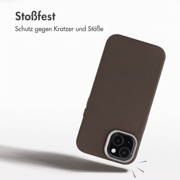 Accezz Mesh Backcover mit MagSafe Apple iPhone 15 - Braun