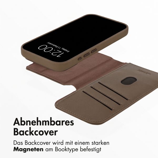 Accezz 2-in-1 Klapphülle aus Leder mit MagSafe Apple iPhone 18 Pro Max / 17 Pro Max - Kaffeebraun