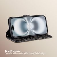 Selencia Sabi Klapphülle mit Leopardenmuster Apple iPhone 16 - Midnight Black