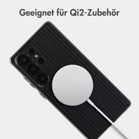 Accezz Lite Backcover mit MagSafe | Fluted | Samsung Galaxy S25 Ultra - Schwarz