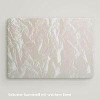 Selencia Cover mit Samtoberfläche für das MacBook Air 15 Zoll (2023) / Air 15 Zoll (2024) M3 chip - A2941 / A3114 - Beige