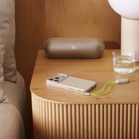 Beats Kickstand-Hülle mit MagSafe und Kamera-Steuerung Apple iPhone 17 Pro - Lime Stone
