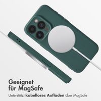 imoshion Color Back Cover mit MagSafe für das iPhone 15 Pro - Dunkelgrün