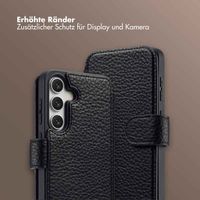 Selencia Riva Bookcase mit MagSafe und Handgelenkband Samsung Galaxy S24 / S25 - Schwarz