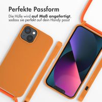 imoshion Silikonhülle mit Band für das iPhone 14 - Orange