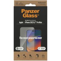 PanzerGlass Ultra-Wide Fit Antibakterieller Displayschutz mit Applikator für das Apple iPhone 14 Pro Max