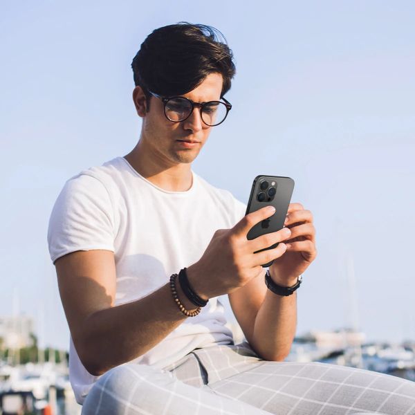 Spigen GLAStR EZ Fit Optik Kameraschutz 2er-Pack für Apple iPhone 14 Pro / 14 Pro Max - Schwarz