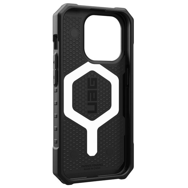 UAG Pathfinder Case für das iPhone 15 Pro - Midnight Camo