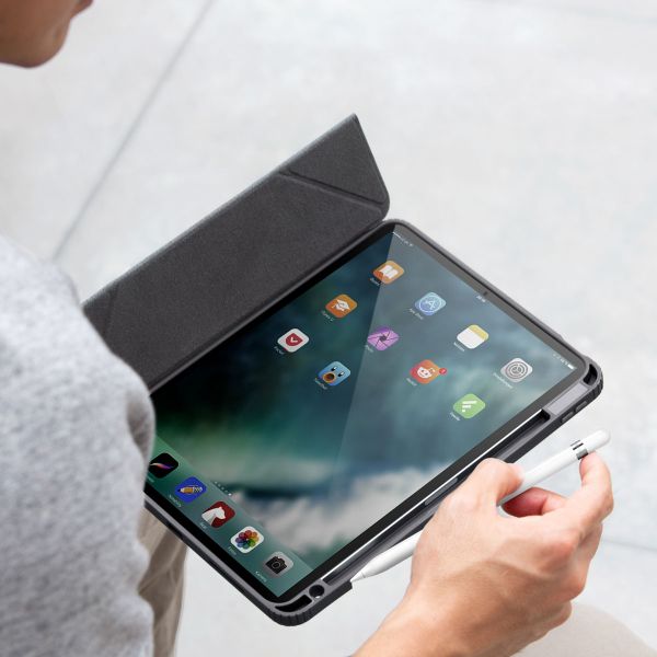 Uniq Moven Case für das iPad Air 5 (2022) / Air 4 (2020) - Charcoal