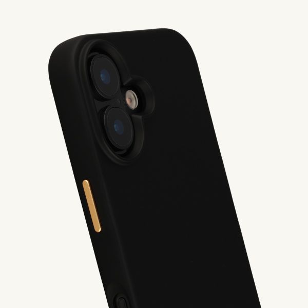 Selencia Rivièra MagSafe Backcover mit abnehmbaren Haken für das Apple iPhone 16 - Velvet Black + Sleek Chain (130 cm) - Gold