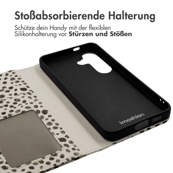 imoshion Design Klapphülle für das Samsung Galaxy S24 - Black And White Dots