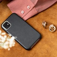 Selencia Gaia Backcover in Schlangenoptik Apple iPhone 13 Pro - Schwarz
