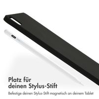 Accezz Liquid Silicone Back Cover mit Stifthalter für das iPad Air 13 Zoll (2024) M2 - Schwarz