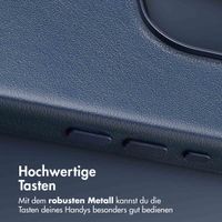 Accezz MagSafe Leather Backcover für das Apple iPhone 16 Pro - Nightfall Blue