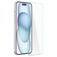 Spigen GLAStR Slim Displayschutzfolie + Applicator für das iPhone 16 Plus / 15 Plus