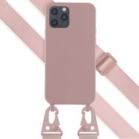 Selencia Silikonhülle mit abnehmbarem Band für das iPhone 12 (Pro) - Sand Pink