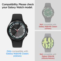 Spigen EZ FIT Glas.tR Displayschutzfolie mit Applikator für die Samsung Galaxy Watch 6 Classic - 43 mm - Transparent