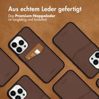 Accezz Premium Leather Card Slot Back Cover für das iPhone 13 Pro - Braun