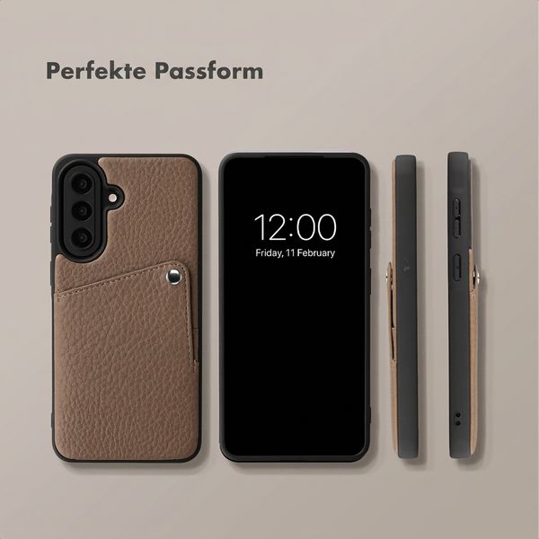 Selencia Riva Back Cover mit Kartenfach Samsung Galaxy A57 (5G) - Mocha Brown