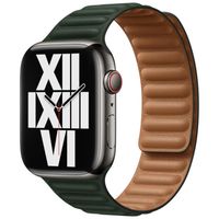 Apple Leather Link für die Apple Watch Series 1 bis 9 / SE (38/40/41 mm) | Series 10 (42 mm) - Größe S/M - Sequoia Green