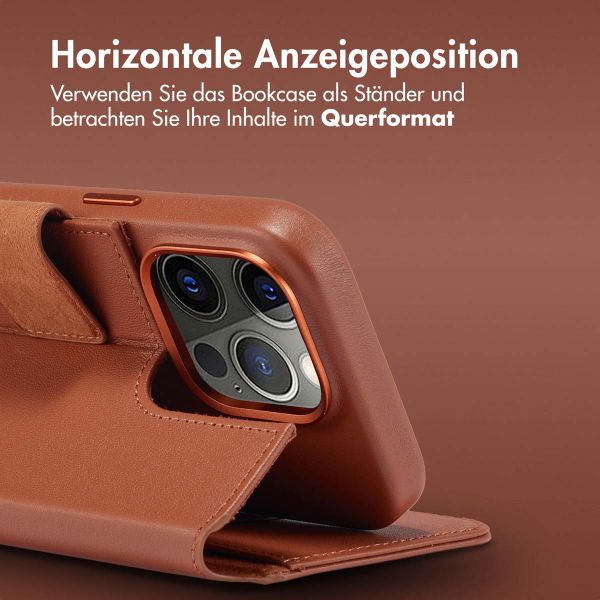 Accezz 2-in-1 Klapphülle aus Leder mit MagSafe für das iPhone 14 Pro - Sienna Brown