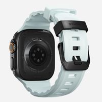 Nomad Rocky Point Armband für das  Apple Watch Series 1 t/m 11 / SE / Ultra (44/45/46/49 mm) - Icy Blue Glow Black