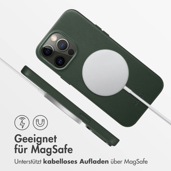 Accezz MagSafe Leather Backcover für das iPhone 14 Pro Max - Cedar Green