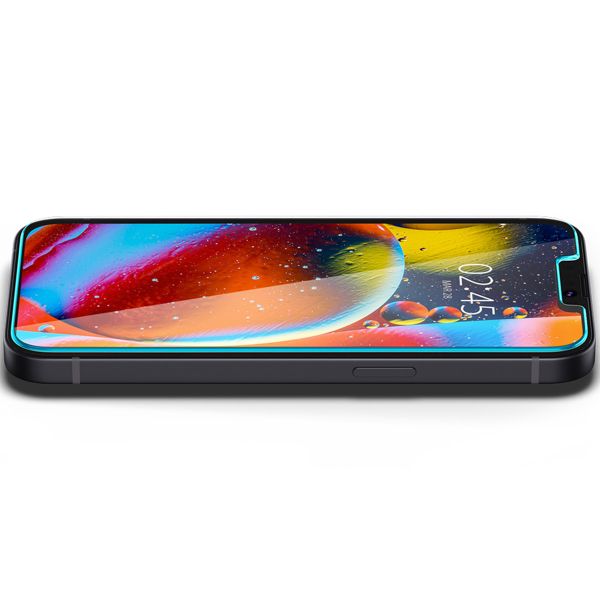 Spigen GLAStR Fit Displayschutzfolie  + Applicator 2-pack für das Apple iPhone 13 Mini