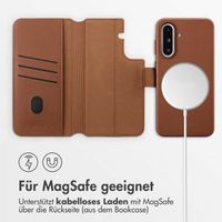 Accezz 2-in-1 Klapphülle aus Leder mit MagSafe Samsung Galaxy A36 / A56 - Kaffeebraun