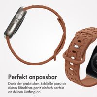 imoshion Silikonarmband Leopardenmuster für Apple Watch Series 1 - 9 / SE (38/40/41 mm) | Series 10 / 11 (42 mm) - Braun