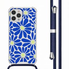 imoshion Design Hülle mit Band Apple iPhone 12 (Pro) - Cobalt Blue Flowers Connect