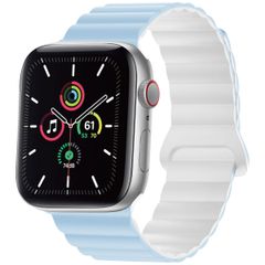 imoshion Magnetisches Silikonarmband für das  Apple Watch Series 1 t/m 11 / SE / Ultra (44/45/46/49 mm) - Blauw & Wit / Blue & White