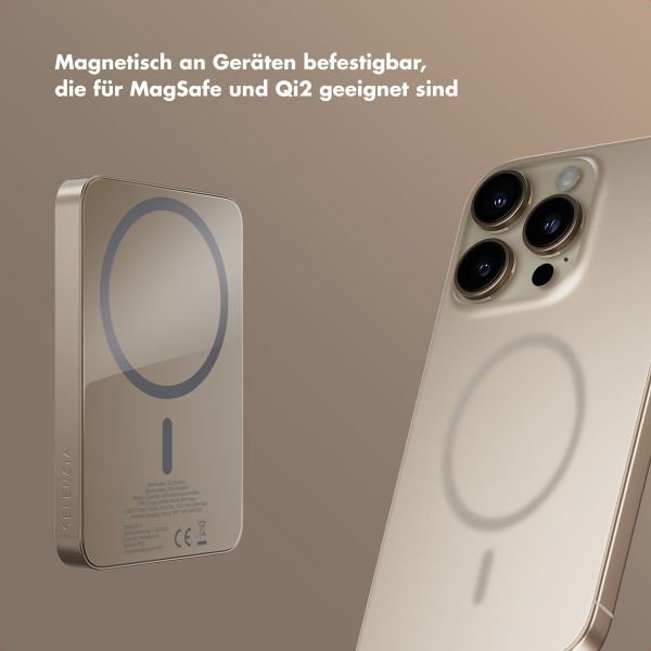 Selencia Vivid Powerbank 5.000 mAh - MagSafe und Qi2 - Desert Gold / Country Moo'd