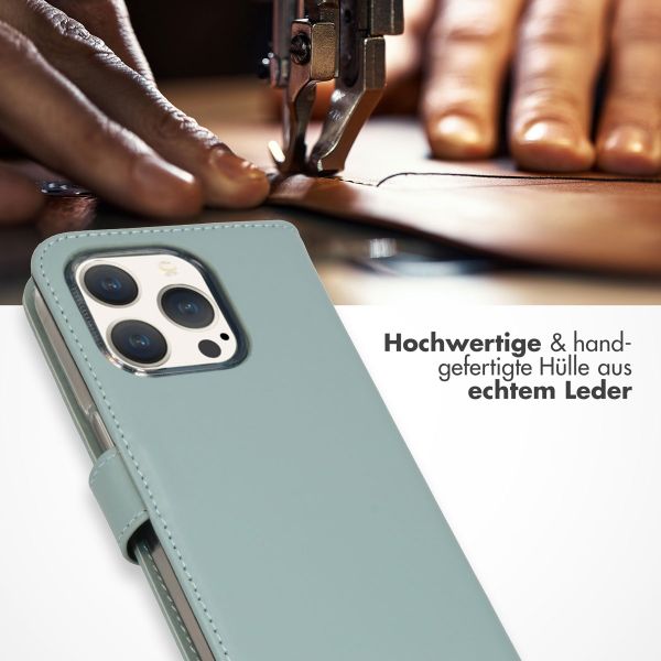 Selencia Echtleder Klapphülle Apple iPhone 15 Pro - Air Blue