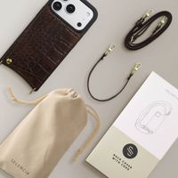 Selencia Nova Croco HandyHülle mit Kordel und Kartenhalter Apple iPhone 17 Pro - Choco Brown