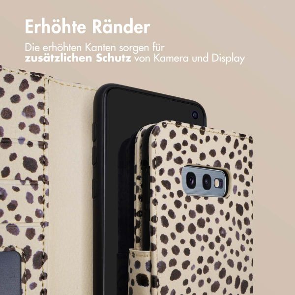 imoshion ﻿Design Klapphülle für das Samsung Galaxy S10e - Black And White Dots