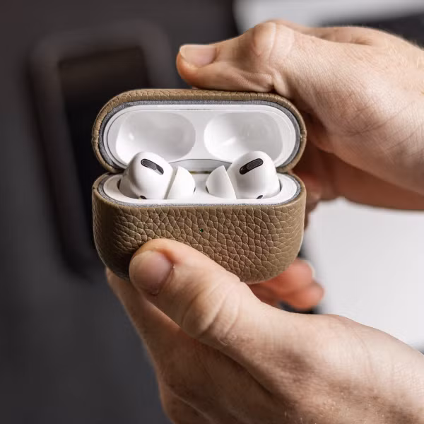 Accezz Echtes Leder Case Apple AirPods Pro 3 - Taupe