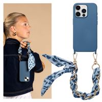 Selencia Back Cover mit Luxuriöser Handschlaufe Apple iPhone 15 Pro - Blau