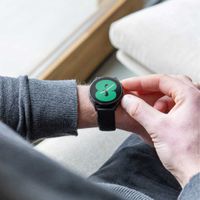 imoshion Silikonband für das  Fitbit Charge 5 / 6 - L - Schwarz