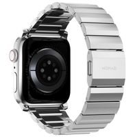 Nomad Magnetisches Stahlgliederarmband für die Apple Watch Series 1 bis 10 / SE / Ultra (2) (44/45/46/49 mm) - Silber