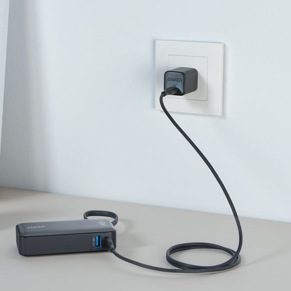 Anker Nano | Powerbank 10.000 mAh - 30 Watt - Integriertes USB-C-Kabel - Schwarz