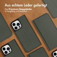 Accezz Premium Leather Slim Klapphülle für das iPhone 14 Pro Max - Grün