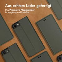 Accezz Premium Leather Slim Klapphülle Apple iPhone SE (2022 / 2020) / 8 / 7 / 6(s) - Grün
