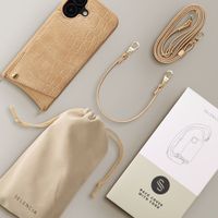Selencia Nova Croco HandyHülle mit Kordel und Kartenhalter Apple iPhone 17 - Toasted Almond