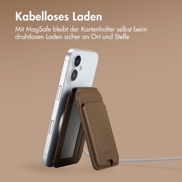 Accezz Leder-Wallet mit Standfunktion - Geeignet für MagSafe und Qi2 - Coffee Brown