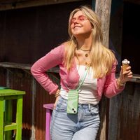 imoshion SilikonHülle design mit Band Apple iPhone 15 - Retro Green