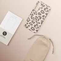 Selencia Sabi Backcover Leopardenmuster mit MagSafe Samsung Galaxy S25 - Soft Ivory