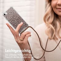 imoshion Design Hülle mit Band Apple iPhone SE (2022 / 2020) / 8 / 7 - Leopard Mood