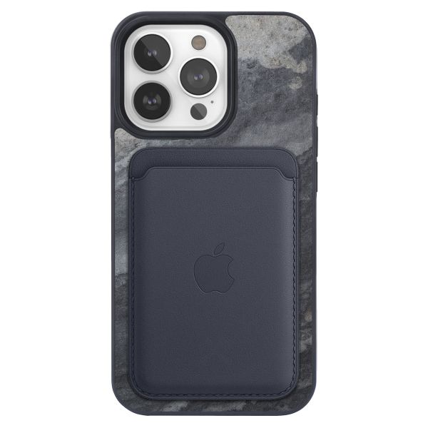 Woodcessories Bumper Case MagSafe für das iPhone 15 Pro - Stone Camo Gray Black