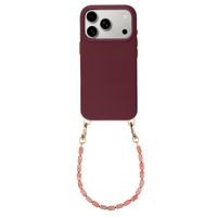 Selencia Rivièra MagSafe Backcover mit abnehmbaren Haken für das Apple iPhone 17 Pro Max - Bold Burgundy + Sorbet Pop Handykette - Pink